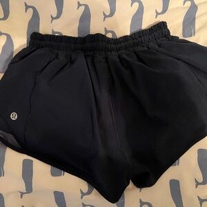 EUC Navy Lululemon Hotty Hot Short Lined 2” inseam